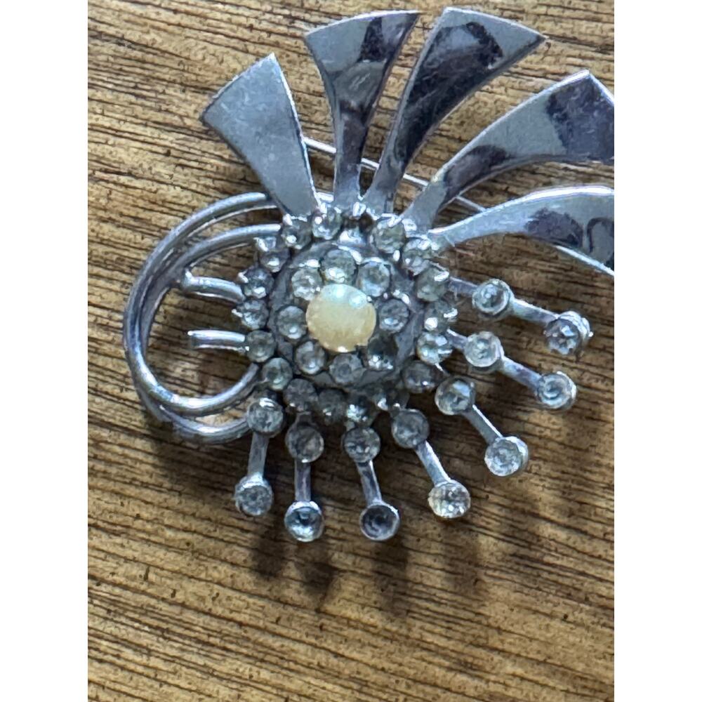 Vintage Mid Century Modern Rhinestone Starburst Brooch Silver Tone - Picture 2 of 5
